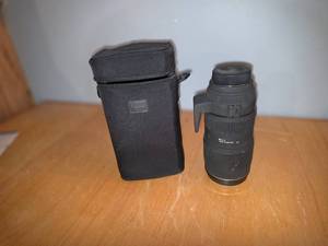 lot 72 image: Sigma EX 70-200mm F2.8 APO DG HSM Lens with Case