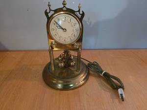lot 85 image: Vintage Electric Brass Mantel Clock with Ornate Design