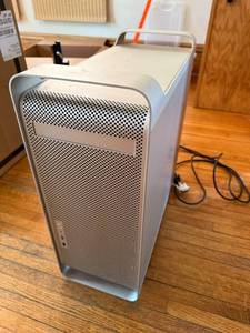 lot 91 image: Apple Mac Pro Tower Desktop Computer