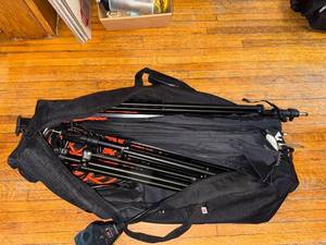 lot 100 image: Impact LS3050 Light Stand Kit with Cables in Carry Bag
