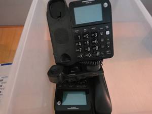 lot 127 image: Lot of 2 Corded Office Phones AT&T and Panasonic