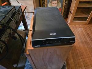 lot 133 image: Epson Perfection V600 Photo Scanner