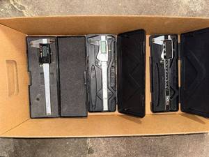 lot 270 image: Set of 3 Electronic Digital Calipers with Cases