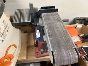 lot 228 image: Skil 3376 Belt and Disc Sander with Adjustable Work Table