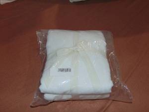 lot 38 image: Full  Queen White  French Linen and Cotton Duvet Cover & Sham Set 810098938464