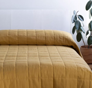 lot 32 image: KingCal King Color Honey French Linen Box Stitch Quilt