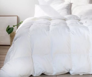 lot 28 image: Full Queen Extra Warm Premium Down Alternative Duvet Comforter Insert