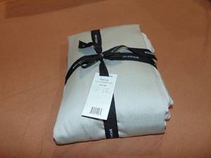 lot 72 image: 500 Thread Count 100% Long Staple Cotton Sateen Bed Sheets  Size California King - Pebble Grey