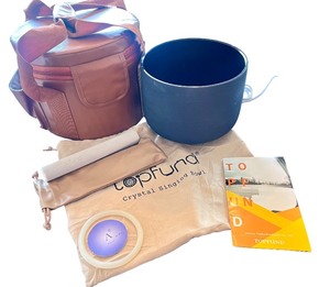 lot 17 image: Topfund Crystal Singing Bowl Set with Carrying Case and Accessories