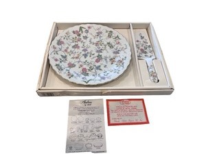 lot 69 image: Floral Pattern Porcelain Cake Plate and Server Set