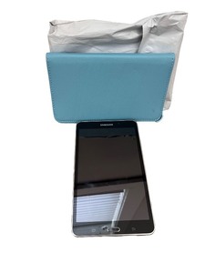lot 91 image: Samsung SM-T280 Tablet with Blue Case