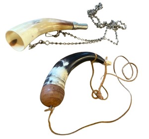 lot 160 image: Set of 2 Vintage Style Powder Horns and Hunting Horn with Leather Strap and Chain