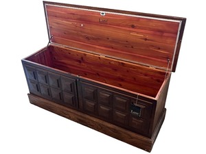 lot 113 image: Lane Cedar Lined Wooden Chest with Panel Design
