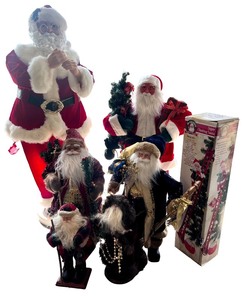 lot 242 image: Collection of 5 Decorative Santa Claus Figures and 1 Lighted Tree