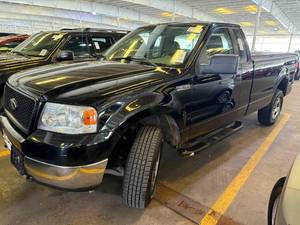 lot 21 image: 2005 Ford F-150 XLT Reg Cab 4x4