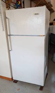lot 92 image: White Westinghouse Refrigerator