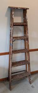 lot 98 image: 6ft Wooden Ladder
