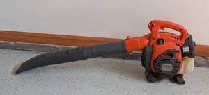 lot 99 image: Husqvarna 125B Gas Leaf Blower