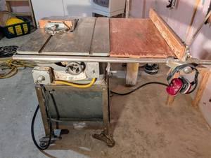 lot 104 image: Delta Table Saw