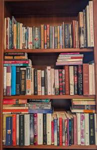 lot 116 image: Large Variety of Books