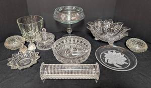 lot 117 image: Assorted Vintage CutPressed Glass and Crystal