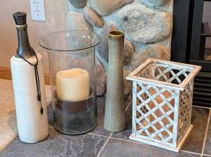 lot 120 image: Pretty Home Decor Assortment