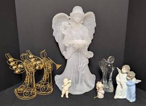 lot 127 image: Assorted Holiday Angel Figurines