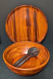 lot 135 image: Large Wood Salad Bowl and Platter