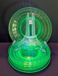 lot 58 image: Block Pattern Uranium Glass Side Plates