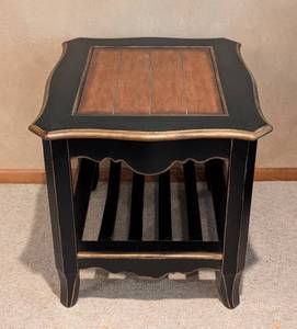 lot 2A image: Gold and Black Painted Wood Side Table