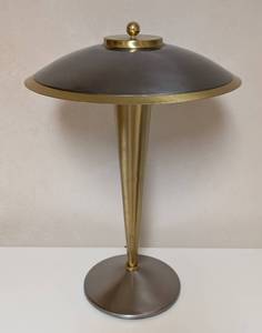 lot 76 image: Vintage Brass Table Lamp