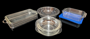 lot 139 image: Pyrex Baking Dishes and Bowl