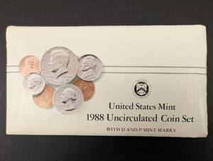 lot 18 image: 1988 United States Mint Uncirculated Coin Set