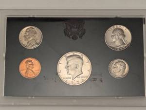 lot 25 image: 1972 United States Proof Coin Set