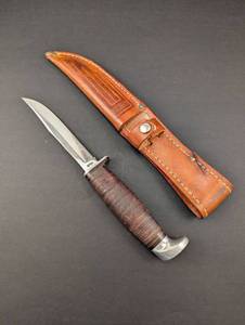 lot 35 image: Case XX Fixed Blade Knife with Leather Sheath