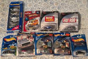 lot 45P image: Hot Wheels 50s Cruisers and Hot Rods Lot New in Package