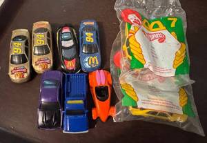 lot 90P image: McDonalds Hot Wheels Lot with 2 Sealed Cars and 7 Loose Cars