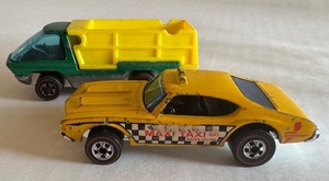 lot 55HW image: Vintage Hot Wheels Redlines Maxi Taxi and Heavyweights Scooper Diecast Cars