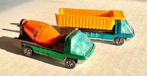 lot 24HW image: Hot Wheels Redlines Cement Mixer and Dump Truck Pair