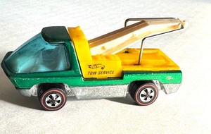 lot 25HW image: Vintage Hot Wheels Redlines Tow Service Truck 1969