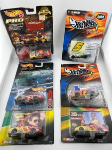 lot 21N image: Collection of 5 Hot Wheels NASCAR Terry Labonte Die-Cast Cars in Packaging