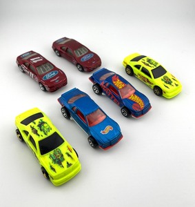 lot 27N image: Set of 6 Hot Wheels Die-Cast Cars Assorted Designs
