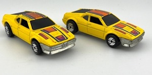 lot 52N image: Pair of Hot Wheels Wind Splitter Diecast Cars Yellow