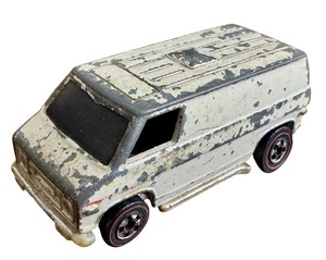 lot 105 image: Vintage Hot Wheels Redline Super Van 1974 Hong Kong