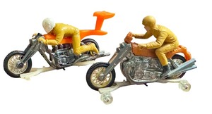 lot 112HW image: Set of 2 Vintage Hot Wheels Rrrumblers Motorcycles with High Trailer