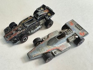 lot 124 image: Pair of Vintage Hot Wheels Redlines Indy Eagle and Formula 5000 Diecast Cars