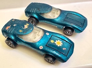 lot 136 image: Pair of Vintage Hot Wheels Torero Redline Cars in Metallic Blue