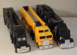 lot 18K image: LR - Set of 3 Hot Wheels Car Carrying Cases 19 Inch