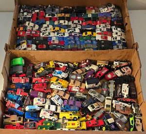 lot 36K image: LR - Large Collection of Loose Used Hot Wheels and Die-Cast Cars