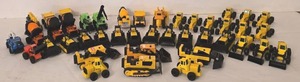 lot 104K image: DR - Collection of Assorted Diecast and Plastic Construction Toy Vehicles